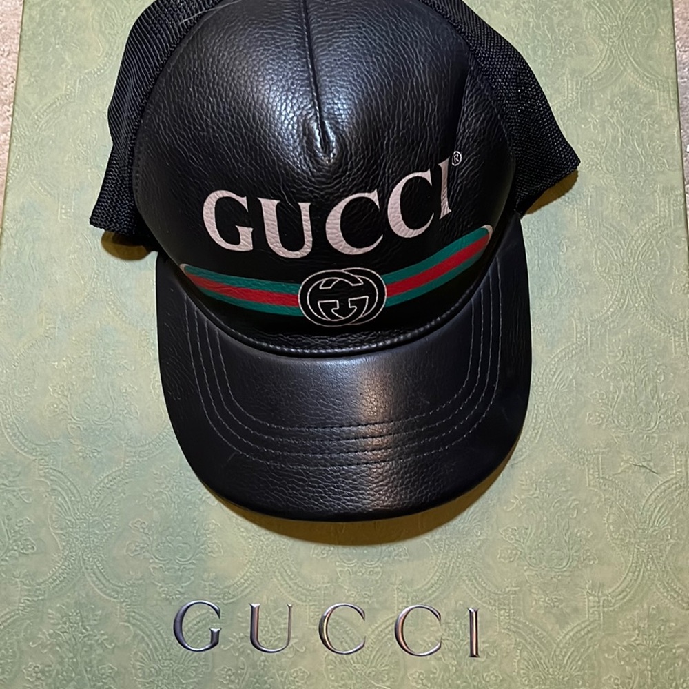 Men’s leg gucci logo hat Grained Calfskin Logo Baseball Hat L Black